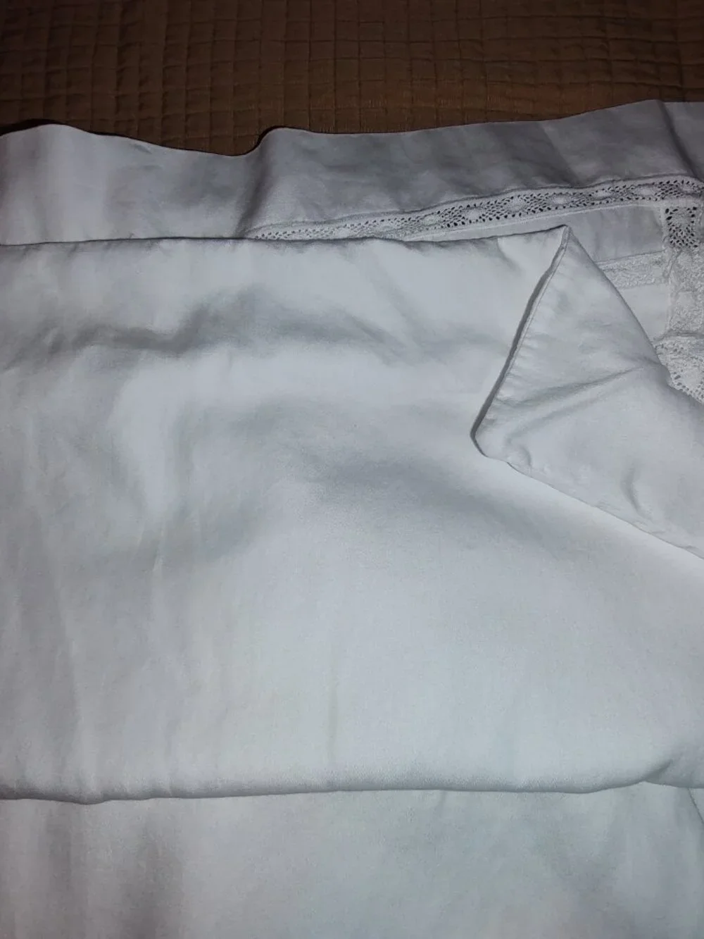 DEA PAIR QUEEN SHAMS SUSY LACE AND LOVE KNOTS IVORY EGYPTIAN COTTON SATEEN ITALY
